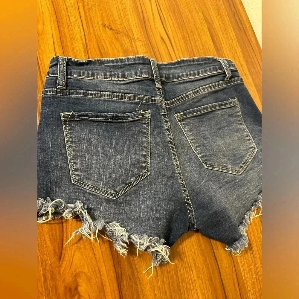 KANCAN Women’s Mid Rise Dark Denim Raw Hem Distressed Stretchy Shorts Size 29 - Picture 11 of 12